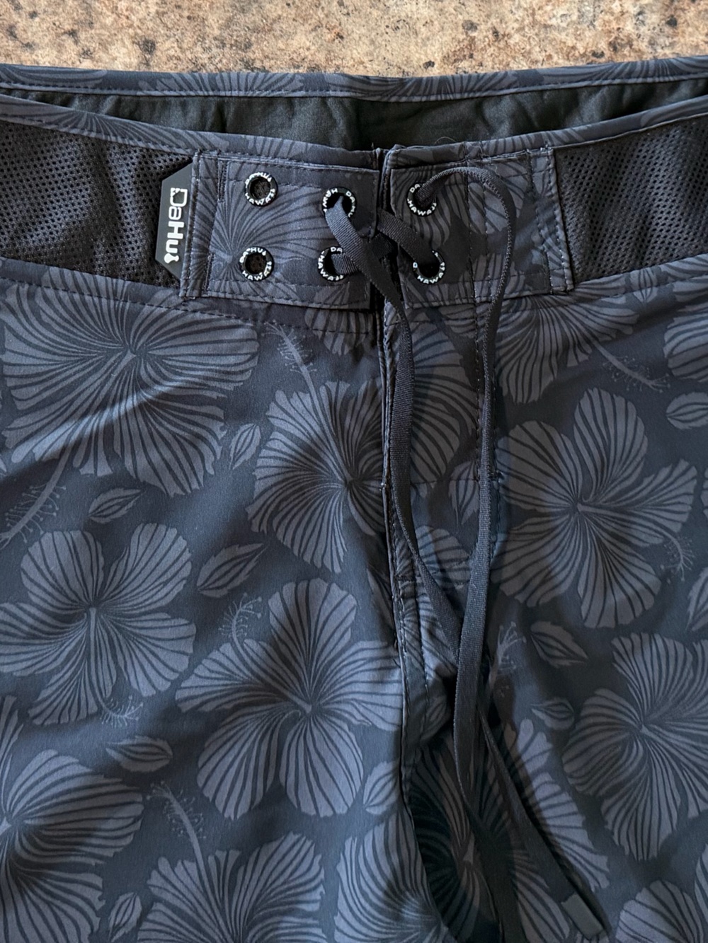 Da Hui men’s hibiscus board shorts size 30 - Picture 2 of 6